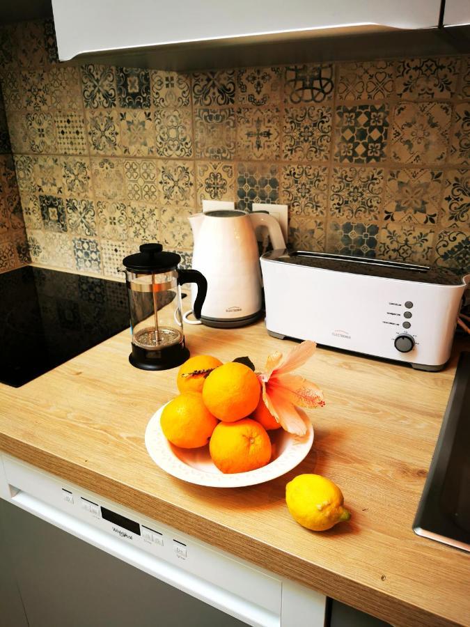 Charming Portuguese Style Apartment, For Rent "Vida A Portuguesa", "Amendoa Or Limao" Alojamento Local Портиман Екстериор снимка
